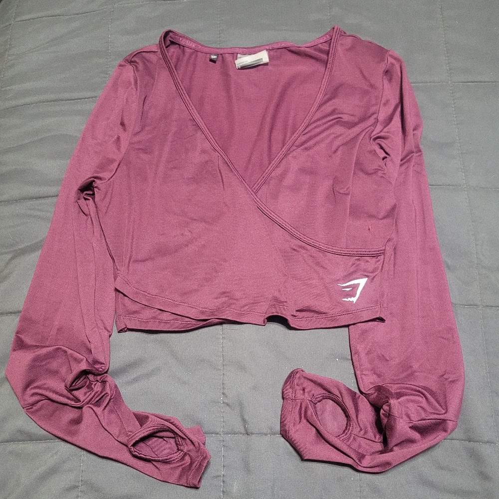 Gymshark maroon stretchy crop top